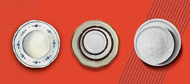 Farklı modellerde çeyizlik yemek takımı seçenekleri turuncu arka planda.